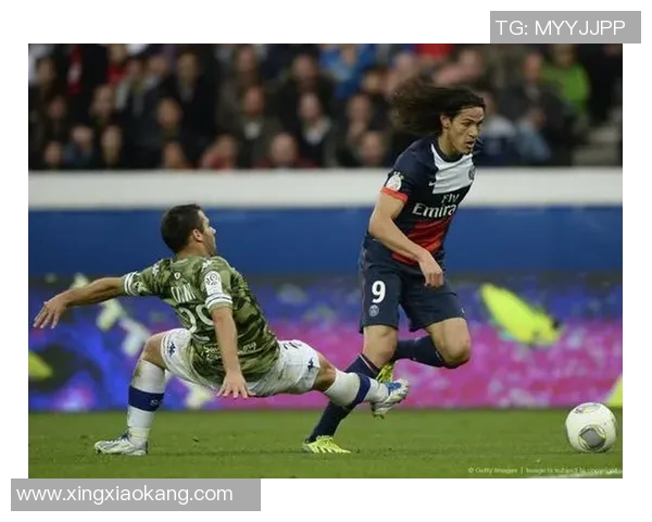 四个自由足球明星的传奇故事与他们对足球的热爱与奉献